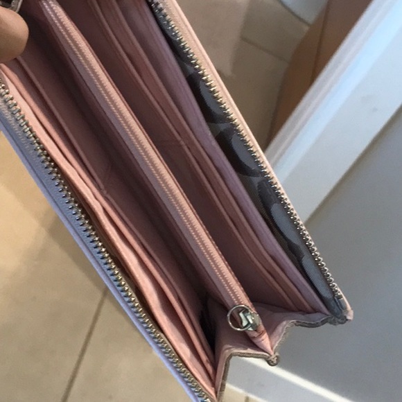 Coach Wallet - Picture 4 of 4